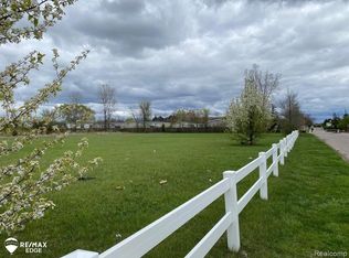 Vacant Green Briar Blvd, Burton, MI 48529