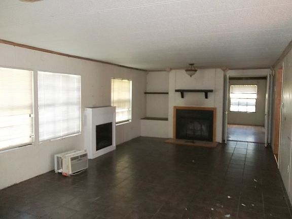 2nd image of 118 Woodcreek Dr