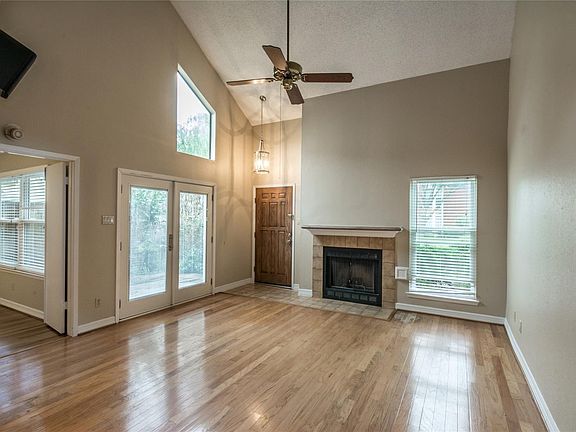 4th image of 16618 Holly Trail Dr