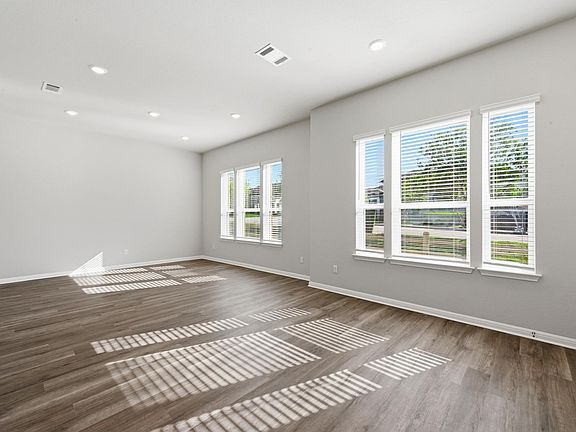 5th image of 1020 Vista View Dr #502