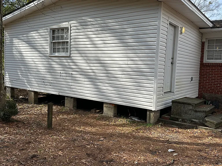 2109 Highland Ct — Photo 1