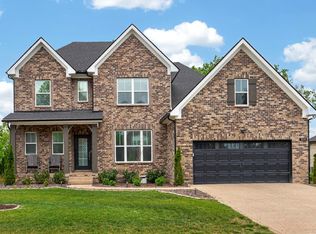 203 Strongpoint Dr, Hendersonville, TN 37075