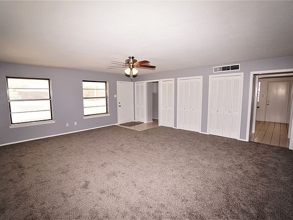 4th image of 2724 Byron Ave