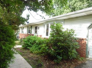 6816 Mill Creek Rd, Slatington, PA 18080