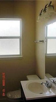 5th image of 865 W 39th St APT 6