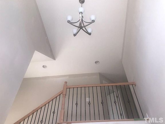 5th image of 1703 Sassafras Hill St