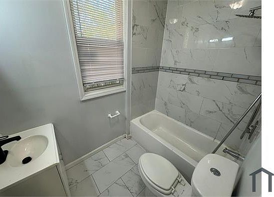 5th image of 904 S 20th St Floor 1