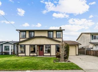 45301 Spruce Dr, Chilliwack, BC V2R 1E9