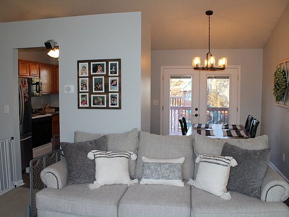 3rd image of 3741 Sugarberry Dr