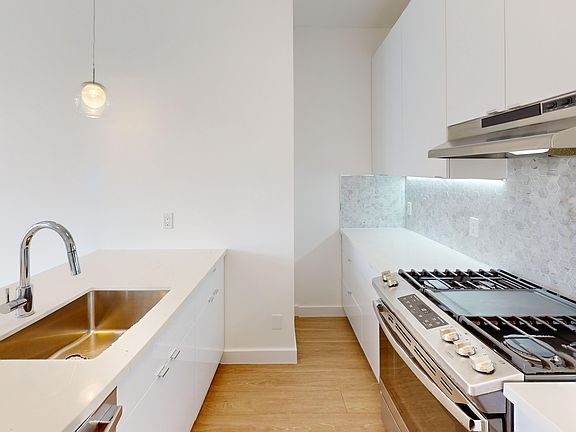 5th image of 2355 Polk St APT 604