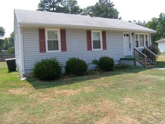 1st image of 704 Blackstone Ave