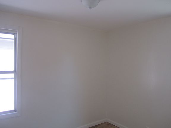 2nd image of 11933 146th St