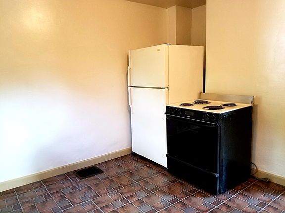 2nd image of 3265 Indianola Ave
