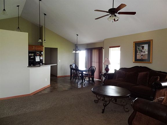 4th image of 2723 N Woodridge Ct