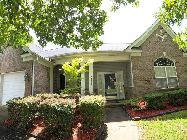 5933 Kirkwynd Commons Dr, Charlotte, NC 28278
