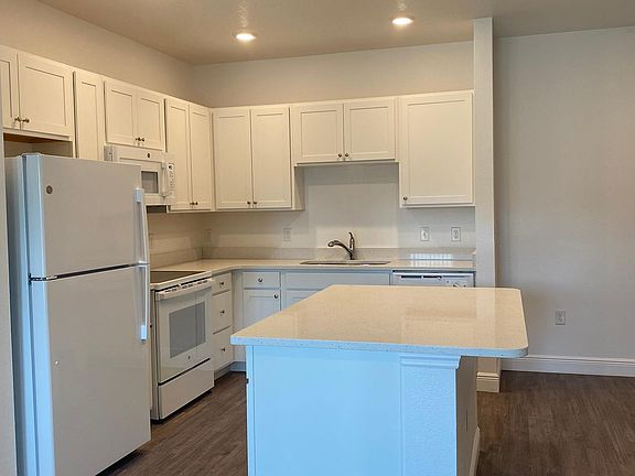 4th image of 1971 Heritage Key Blvd #106