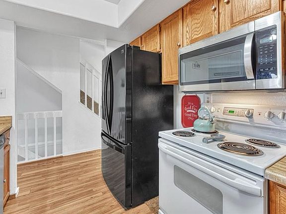 4th image of 1215 Firefly Cir