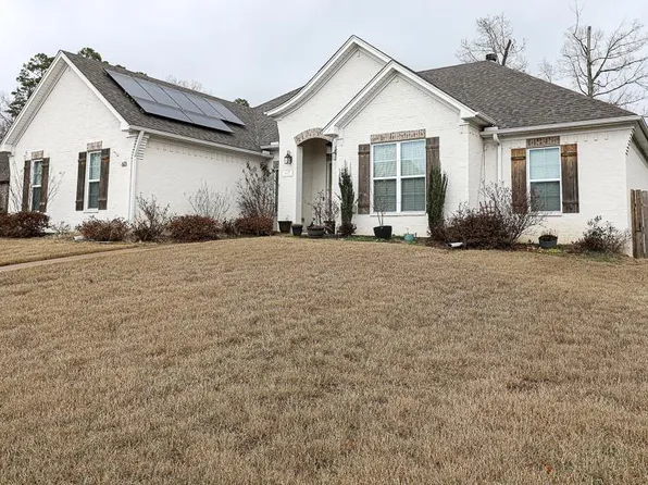 613 Creekside Cv, Bryant, AR 72022