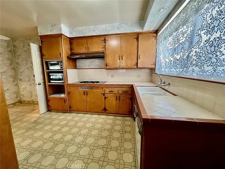 2408 S 8th Ave — Photo 11