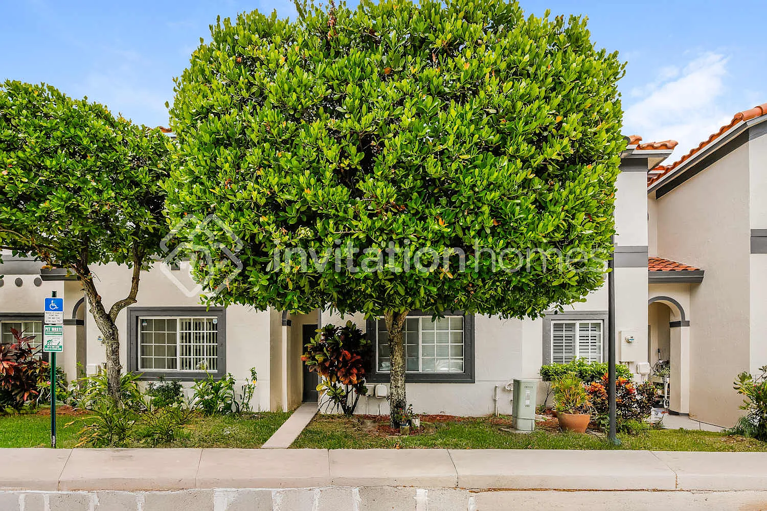 7909 Catalina Cir Tamarac, FL 33321 — Photo 1