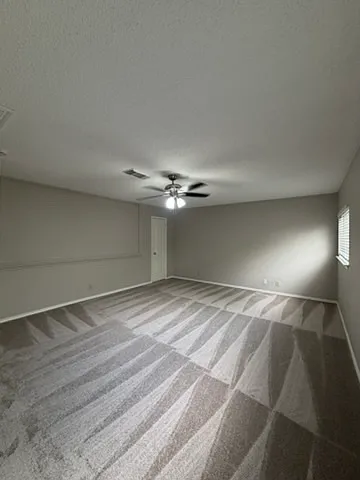305 Stone Park — Photo 7
