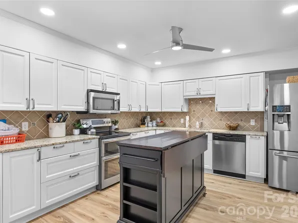 300 N Fulton St APT 24, Salisbury, NC 28144