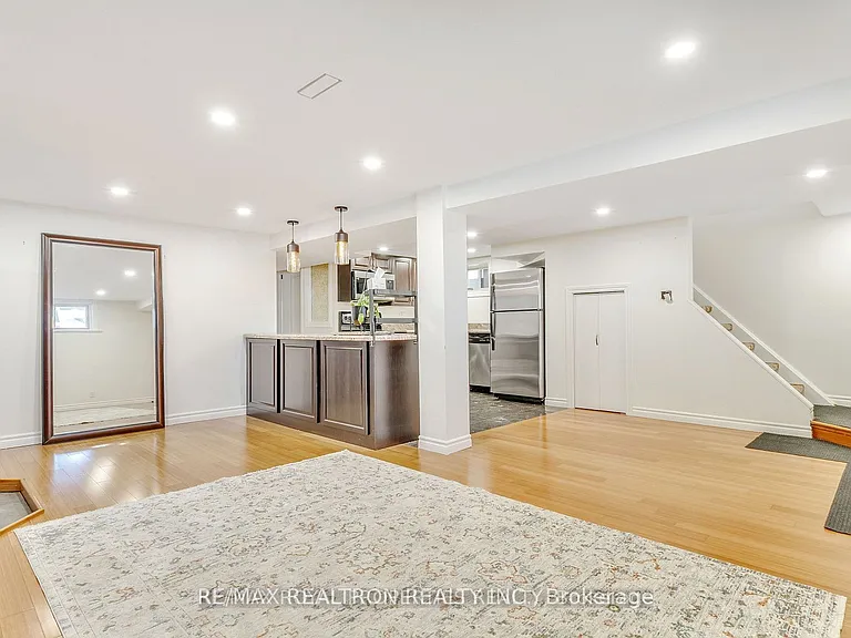 79 Kencliff Cres — Photo 4