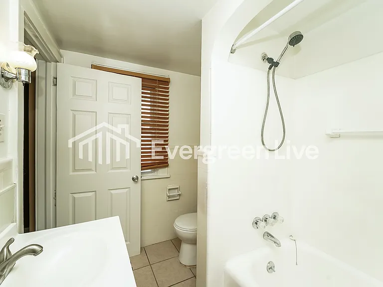 864 Packard Dr — Photo 10