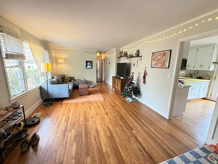 375 Talmadge Dr — Photo 4