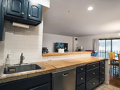 480 S Marion Pkwy #402 — Photo 11