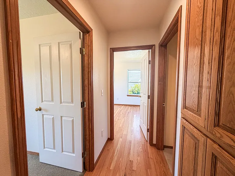 364 SE Davis Ct — Photo 21