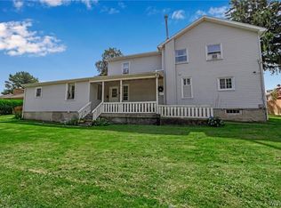 2 Meadowbrook Dr, Albion, NY
