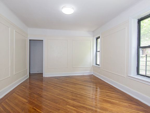 5th image of 40-12 Parsons Blvd Unit 1X