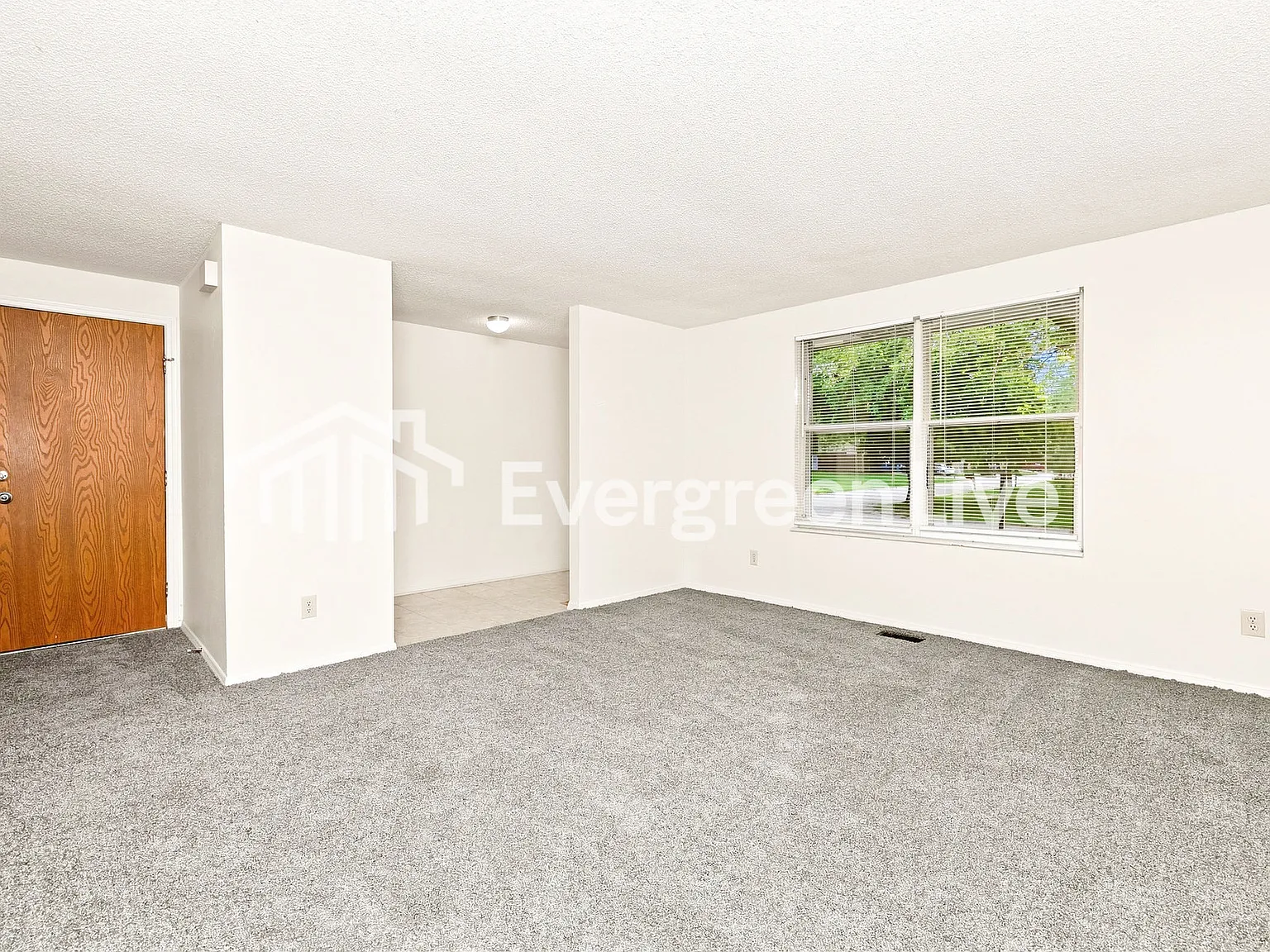 2 bed, 1.0 bath, 941 sqft, $1,045 — Photo 3