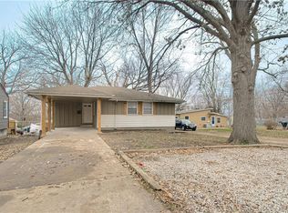 1402 S Spring St, Independence, MO 64055