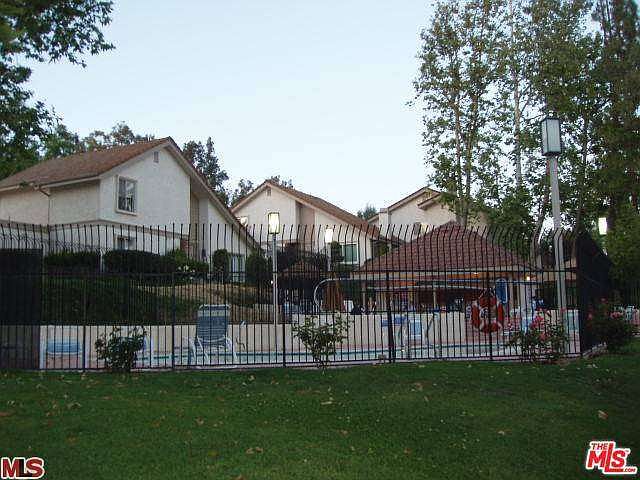 1st image of 332 Sprucewood Ave