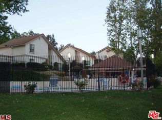 332 Sprucewood Ave, Oak Park, CA 91377