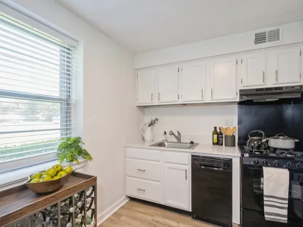 Brickline, 8650 Kingsbridge Dr #C663-b, Saint Louis, MO 63132