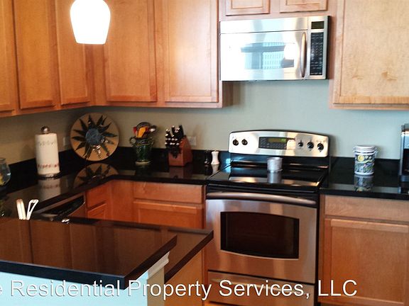 3rd image of 500 Throckmorton St APT 1401