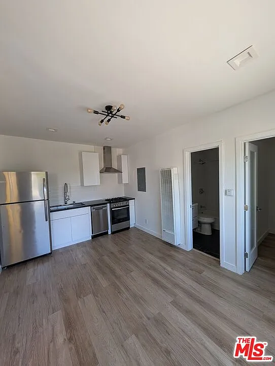 2626 Cloverfield Blvd #10