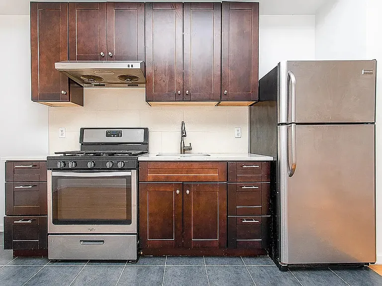 199 Knickerbocker Ave #2R — Photo 6
