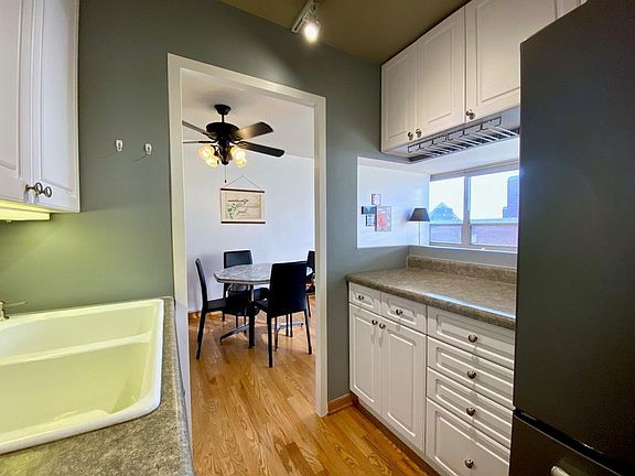 4th image of 3950 N Lake Shore Dr APT 2229