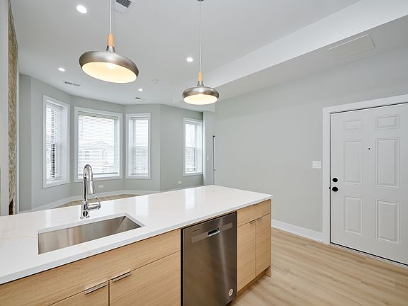 5th image of 4543 S Saint Lawrence Ave #3F