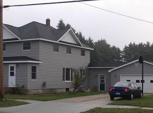 220 N Cedar St, Manistique, MI 49854