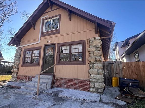 2nd image of 522 Kensington Ave
