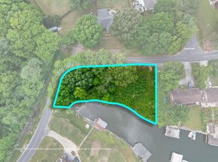 Dogwood Cir, Muscle Shoals, AL 35661