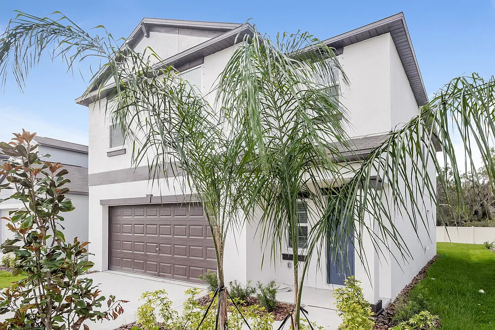 4 bed, 2.5 bath, 1871 sqft, $4,240 — Photo 4