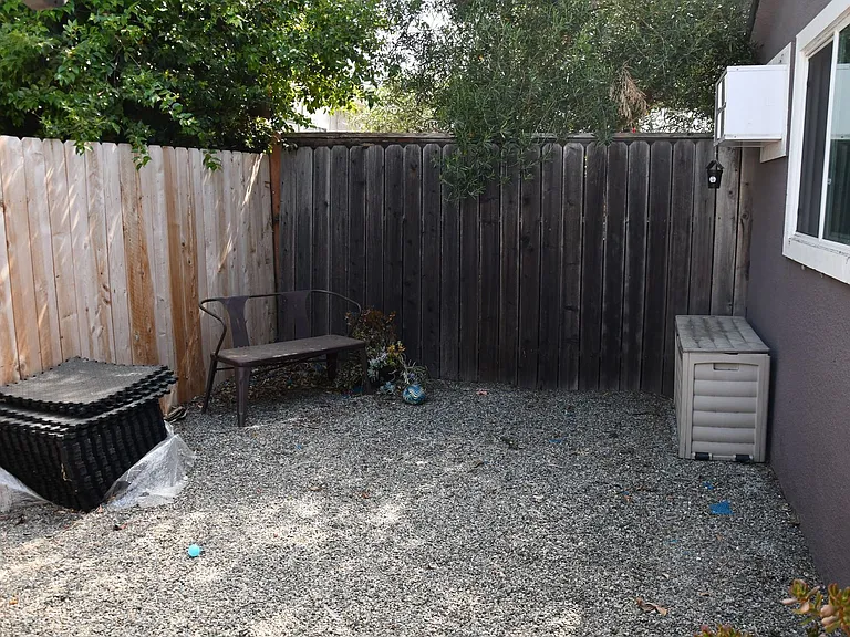 629 W Culver Ave — Photo 44