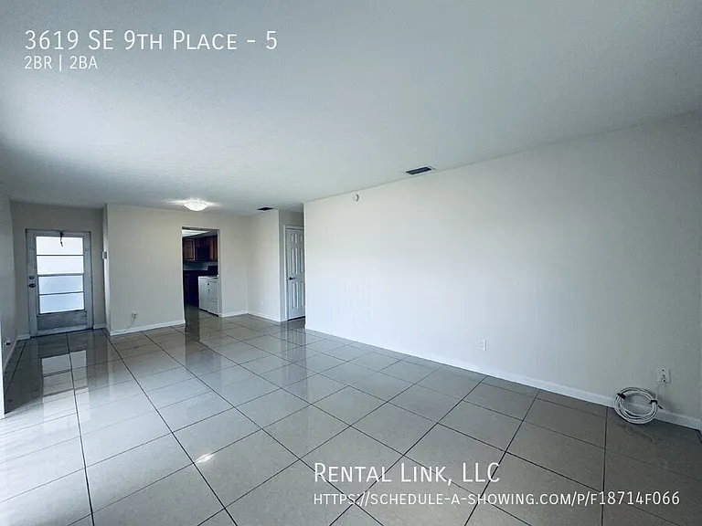 3619 SE 9th Pl #5 — Photo 4