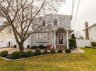 248 Montgomery Ave, West Babylon, NY